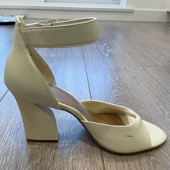 H by Halston heels with ankle strap - Picture 3 of 9